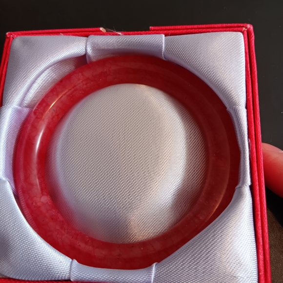 Elegant Blood Jade Bangle Bracelet - Picture 2 of 6